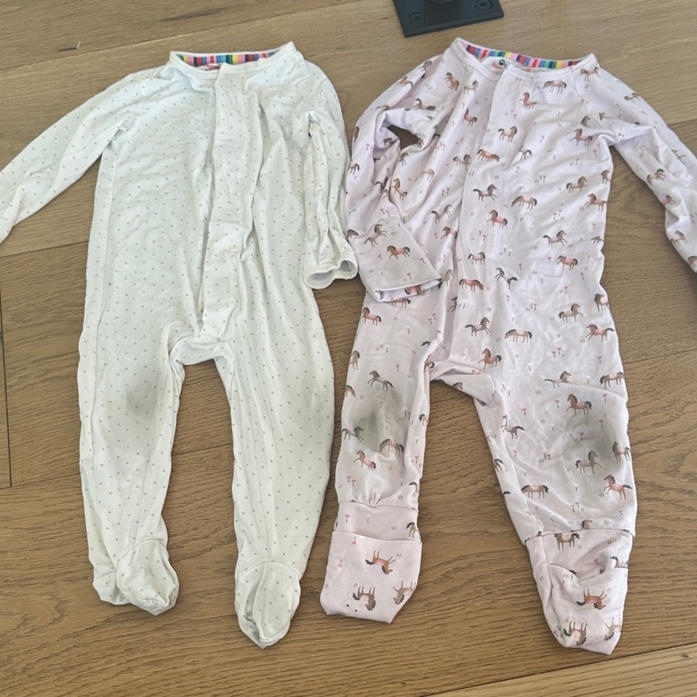 Magnetic Me Kids One Piece Pajamas Set - White and Pink 6/9m  2 pajamas